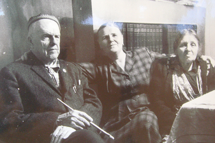 Файл:Бурлюк, родина.png