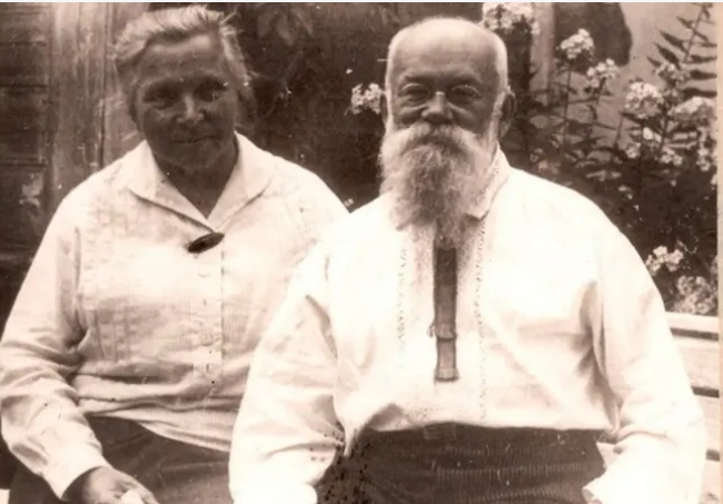 Файл:З дружиною.png