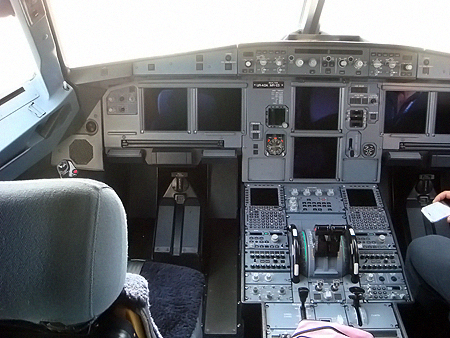 Файл:Янукович - самолет 4.jpg