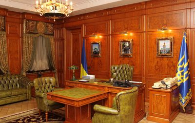 Янукович кабинет 1.jpg